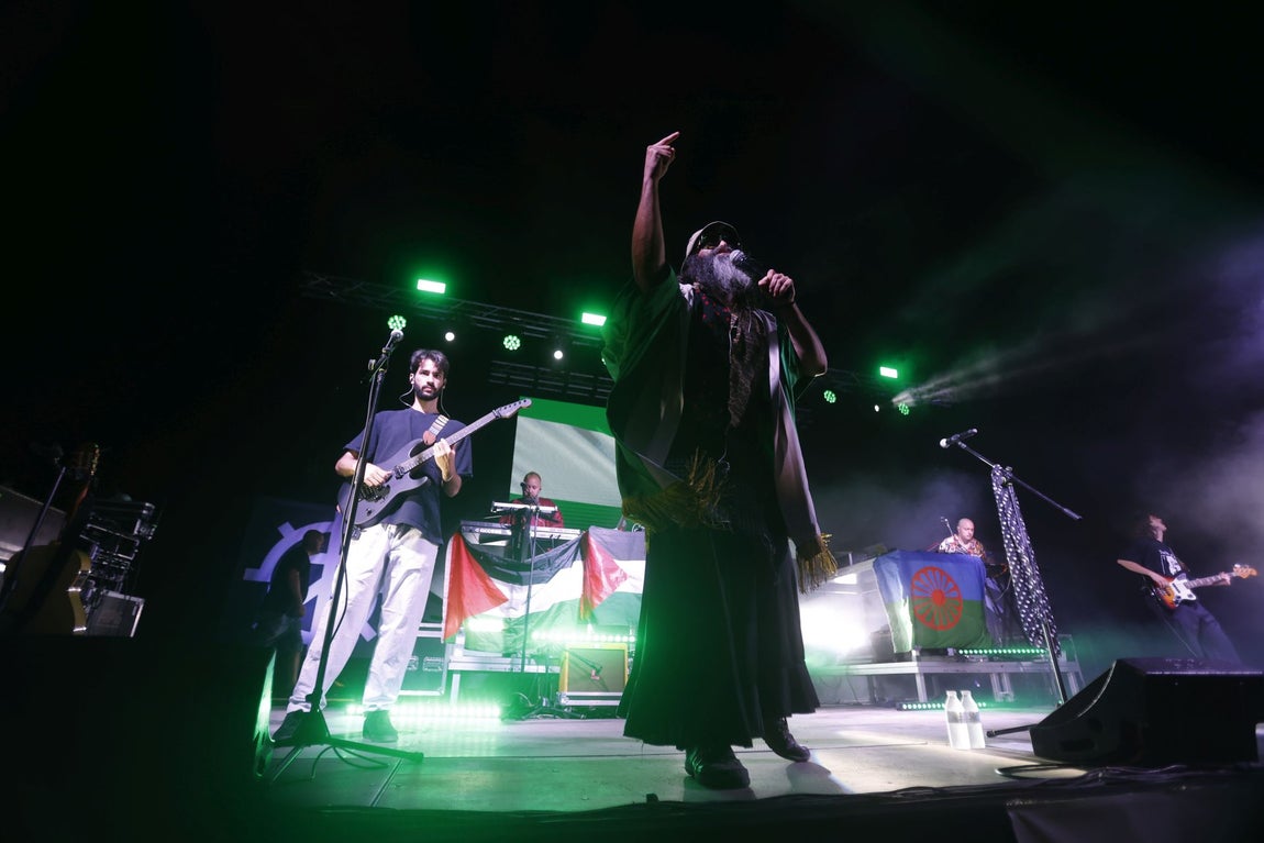 Raimundo Amador y Califato ¾ brillan en la Noche Blanca del Flamenco en Córdoba