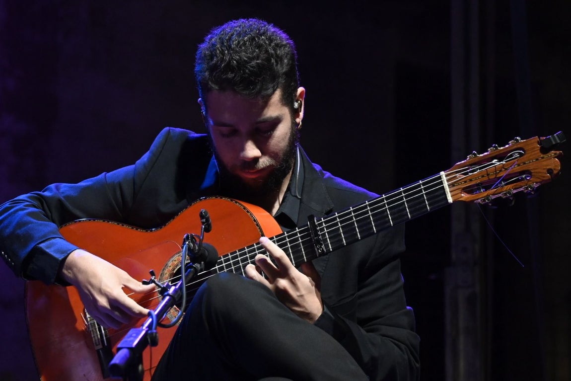 La pureza de Aurora Vargas y la fuerza de Rocío Luna y Rafa del Calli en La Noche Blanca del Flamenco de Córdoba, en imágenes