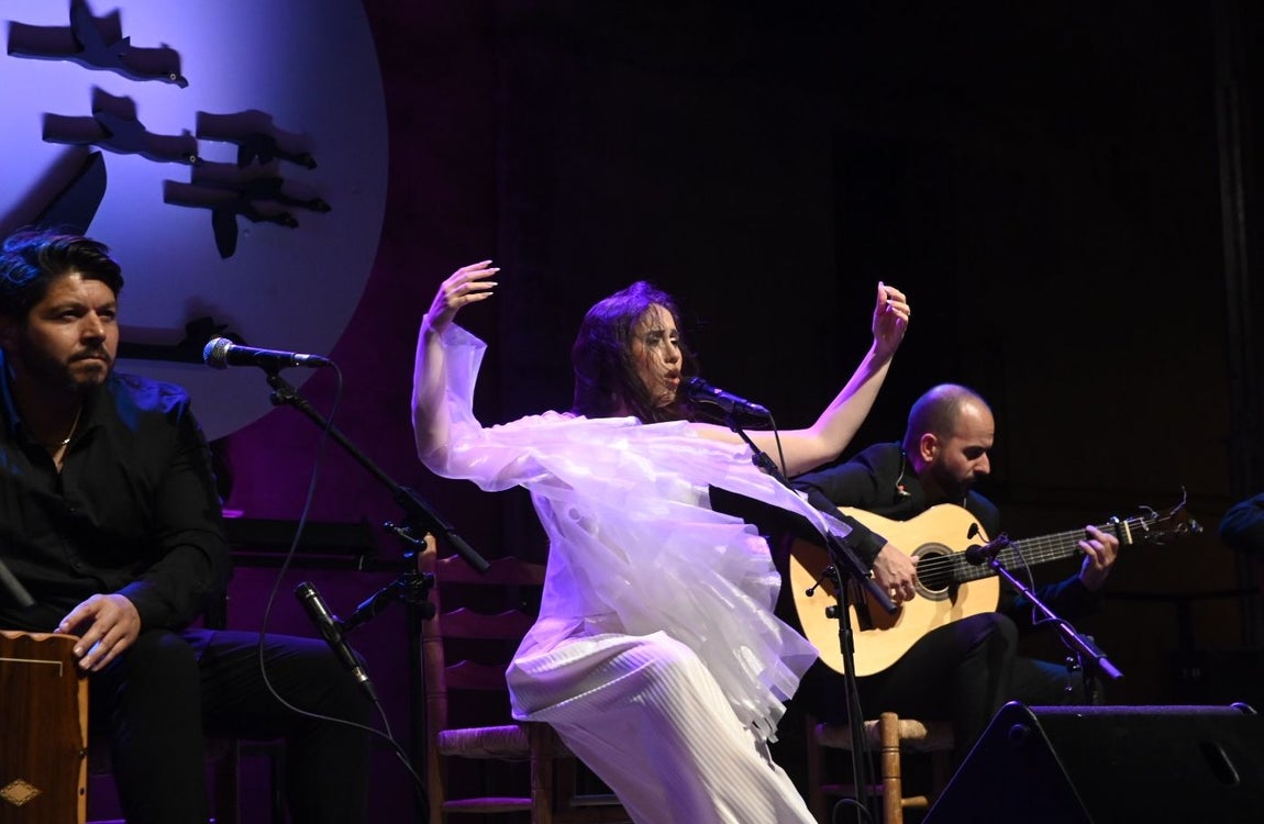 La pureza de Aurora Vargas y la fuerza de Rocío Luna y Rafa del Calli en La Noche Blanca del Flamenco de Córdoba, en imágenes