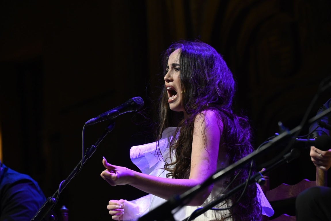 La pureza de Aurora Vargas y la fuerza de Rocío Luna y Rafa del Calli en La Noche Blanca del Flamenco de Córdoba, en imágenes