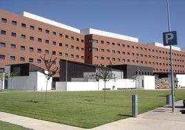 Hospitalizado un niño de 4 años tras ser rescatado de una piscina en Daimiel con síntomas de ahogamiento
