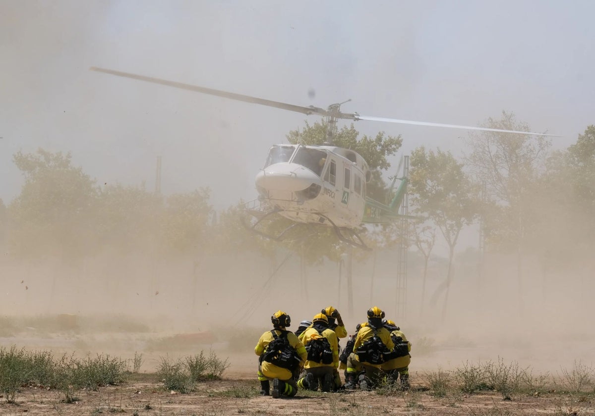 El plan Infoca, en números: 3.600 profesionales, 40 aeronaves y 2.200 de toma de agua en montes...