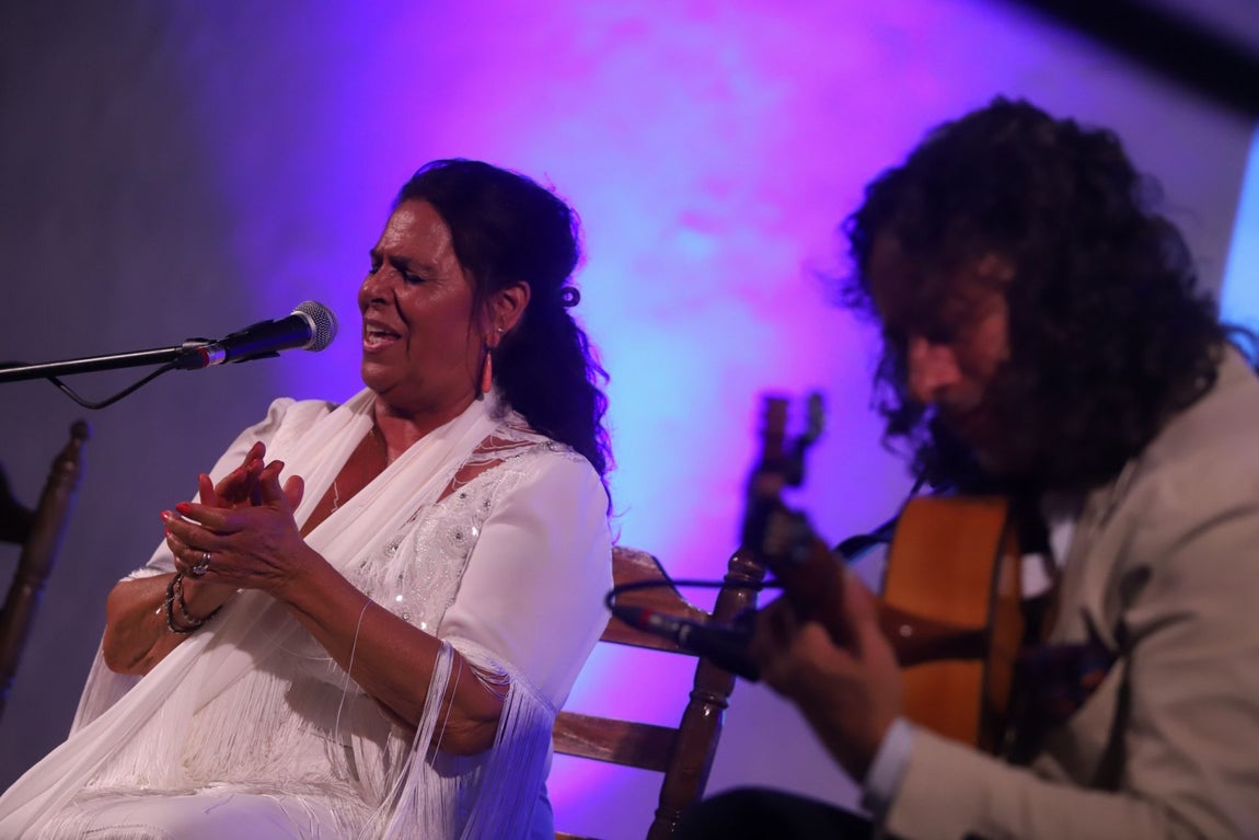 La pureza de Aurora Vargas y la fuerza de Rocío Luna y Rafa del Calli en La Noche Blanca del Flamenco de Córdoba, en imágenes
