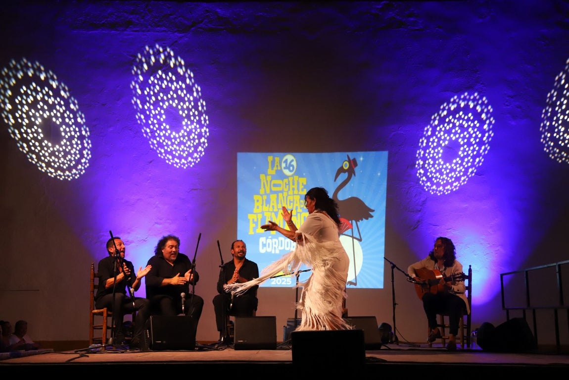 La pureza de Aurora Vargas y la fuerza de Rocío Luna y Rafa del Calli en La Noche Blanca del Flamenco de Córdoba, en imágenes