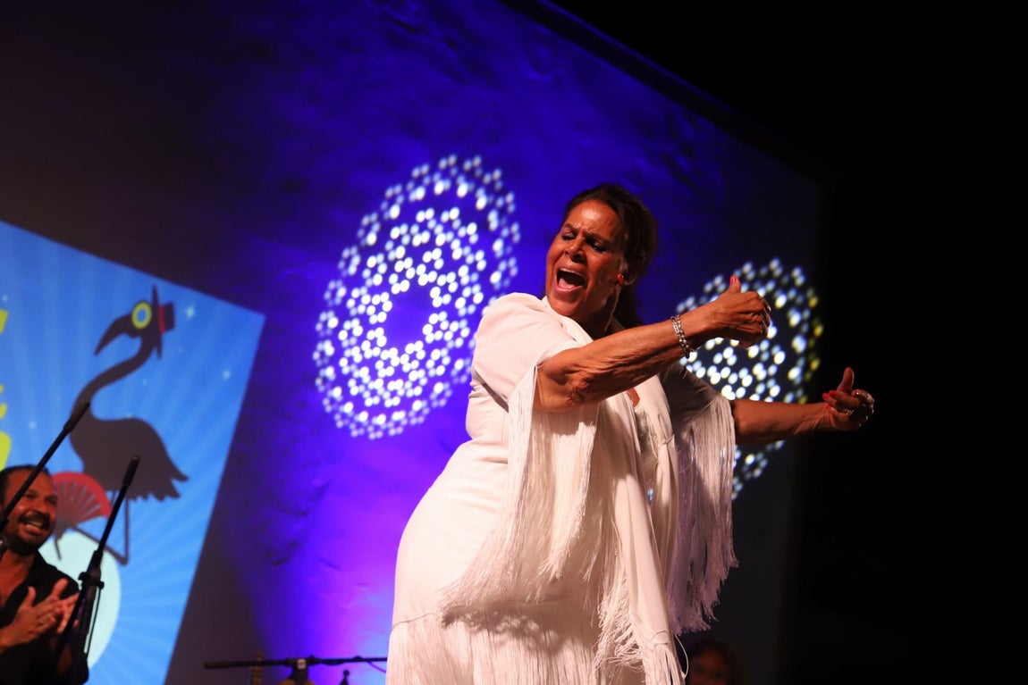 La pureza de Aurora Vargas y la fuerza de Rocío Luna y Rafa del Calli en La Noche Blanca del Flamenco de Córdoba, en imágenes