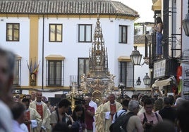El Corpus Christi en Córdoba, la verdad atemporal de la fe se adentra en las calles