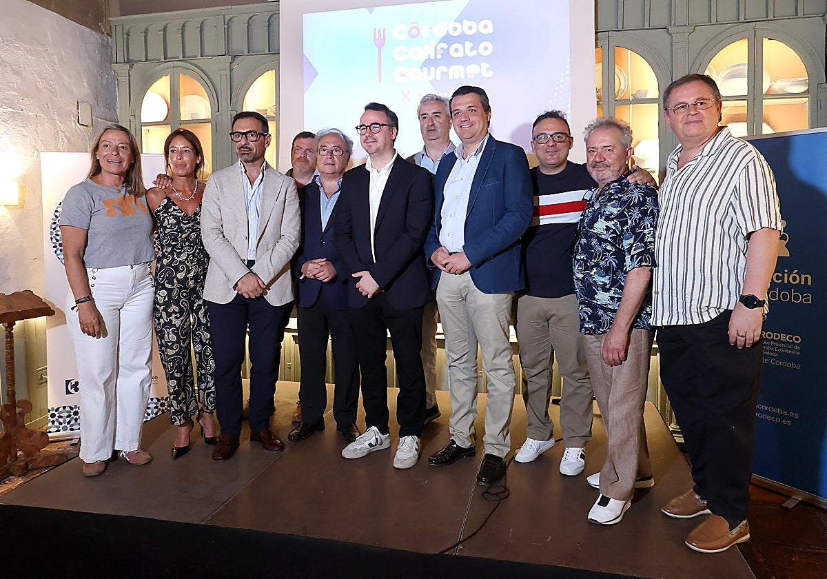 Autoridades y chefs en la presentación del Califato Gourmet