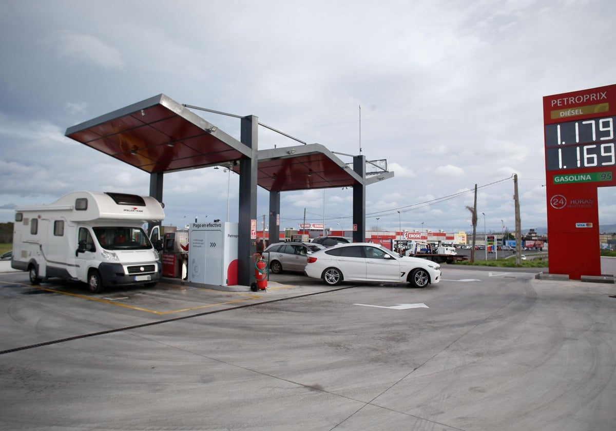 Una gasolinera del municipio lucense de Ribadeo en una imagen de archivo