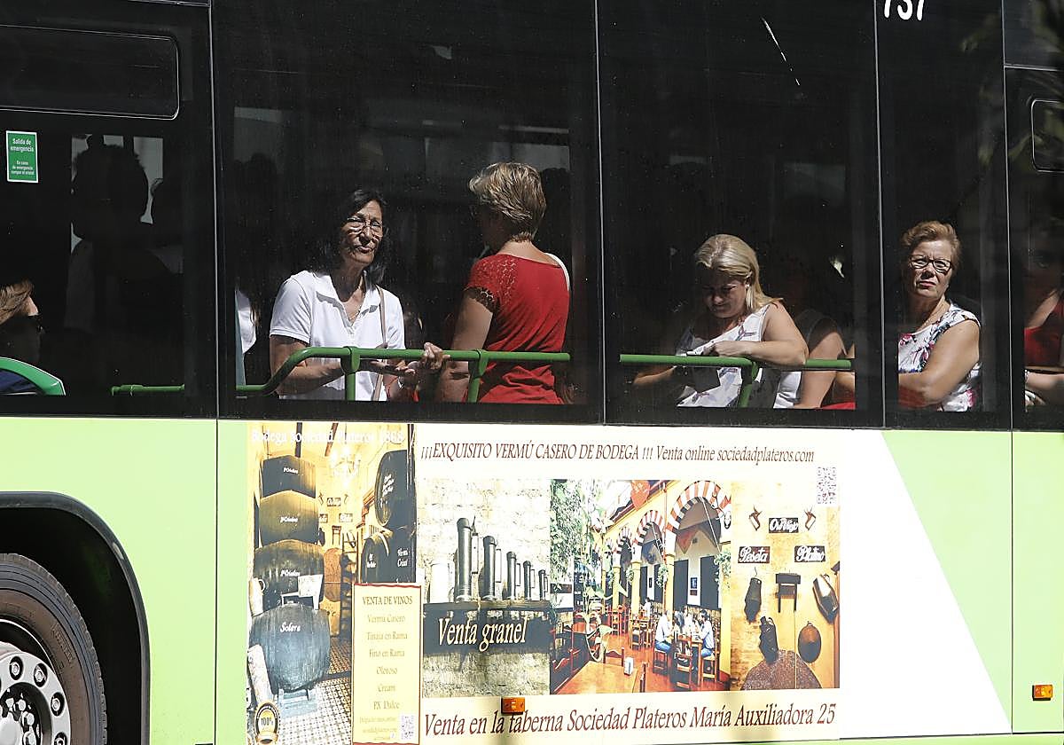 Imagen de un autobus de Aucorsa