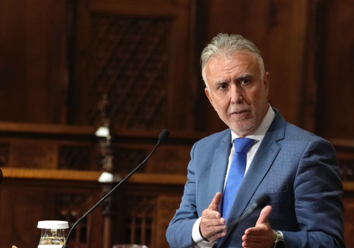 Imagen del ministro Ángel Víctor Torres en un acto oficial en abril