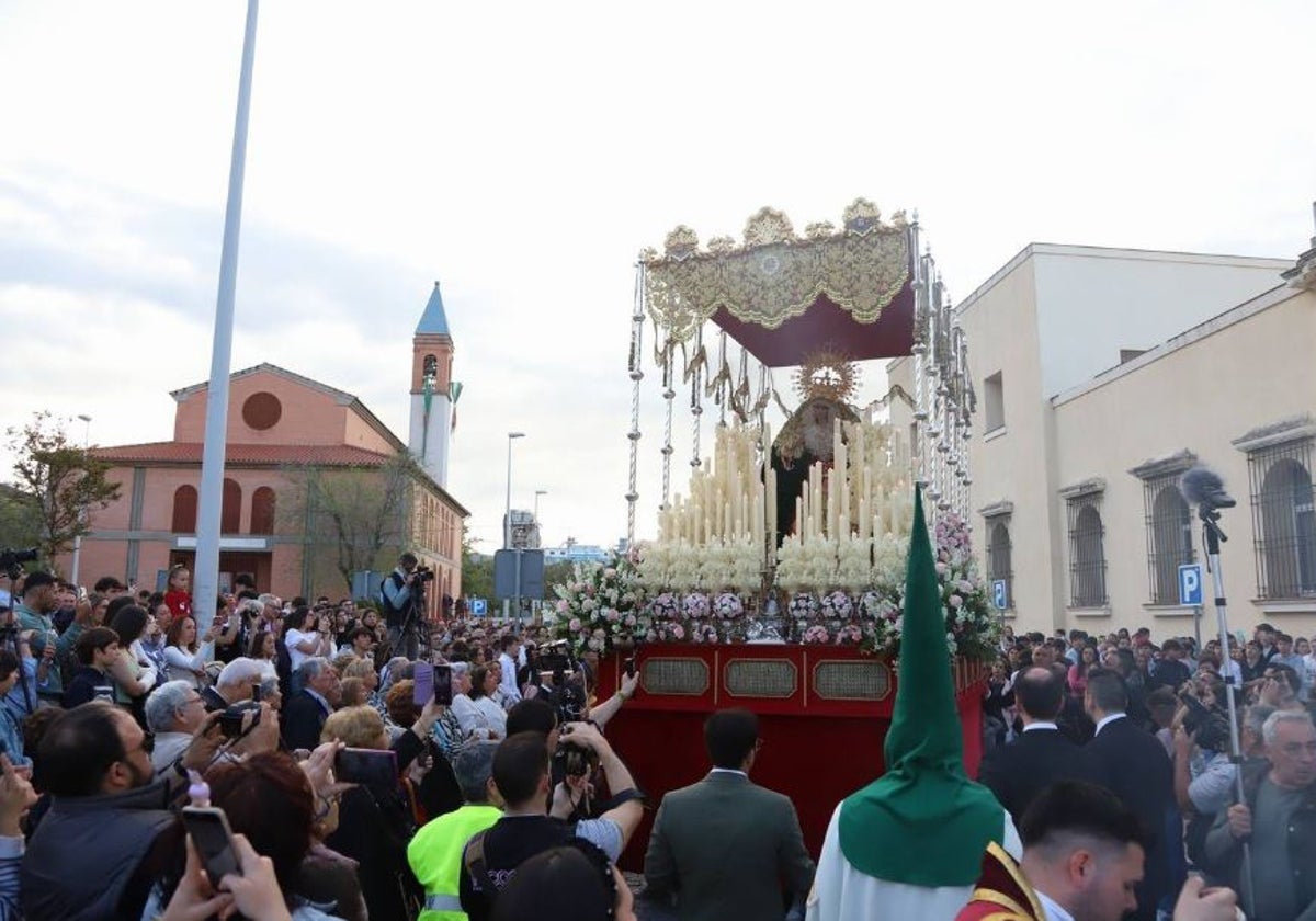 Palio de la Virgen de la O, en su barrio de Fátima, el pasado Sábado de Pasión