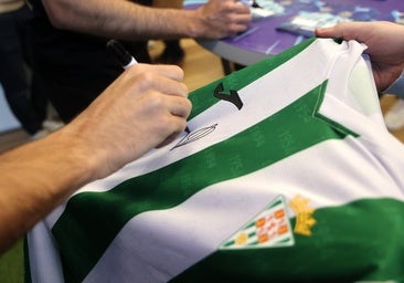 Cuenta atrás para la nuevas camisetas blanquiverdes