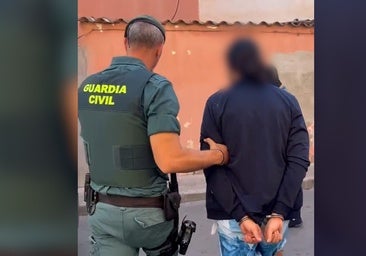 Imágenes de la operación desarrollada por la Guardia Civil en Roquetas de Mar
