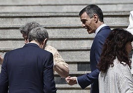 'Financial Times' acusa a Pedro Sánchez de «torpedear la unidad de la OTAN en vísperas de una cumbre crucial»