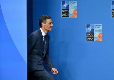 Pedro Sánchez insiste en la inversión del 2,1% del gasto en defensa pese a que el acuerdo unánime compromete al 5%