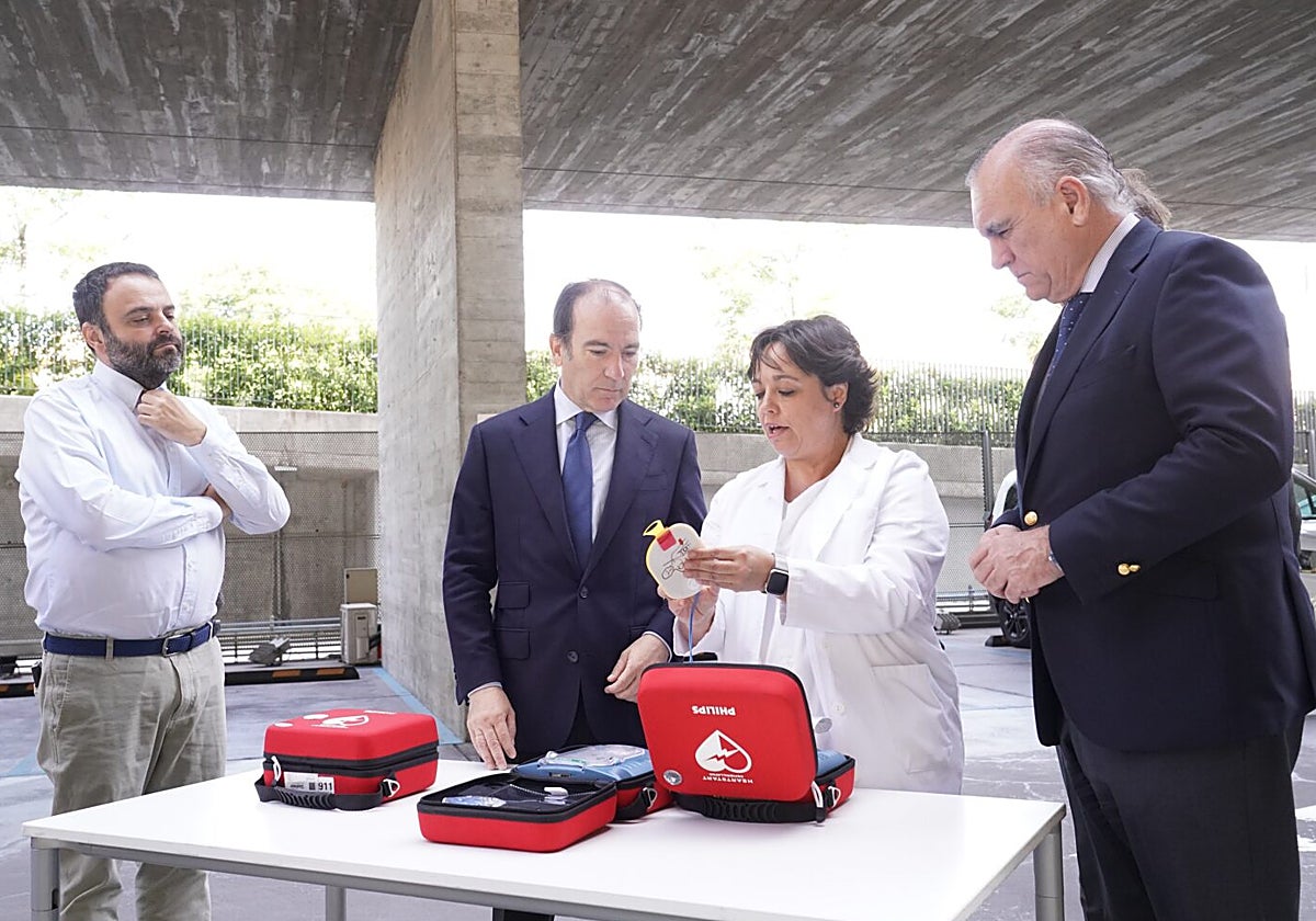Toda la flota de autobuses de EMT Madrid contará con desfibriladores
