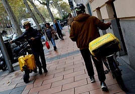 Un juzgado de Barcelona reconoce la relación laboral de más de 3.500 'riders' con Glovo
