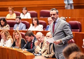 PP y Vox se unen para rechazar el reparto «arbitrario» de menores inmigrantes por parte del Gobierno