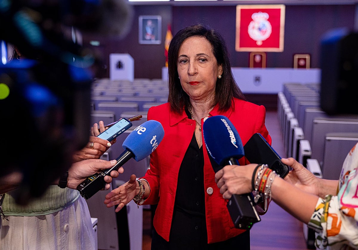 Margarita Robles tras el acto de clausura del XXVI Curso de Estado Mayor de las Fuerzas Armadas