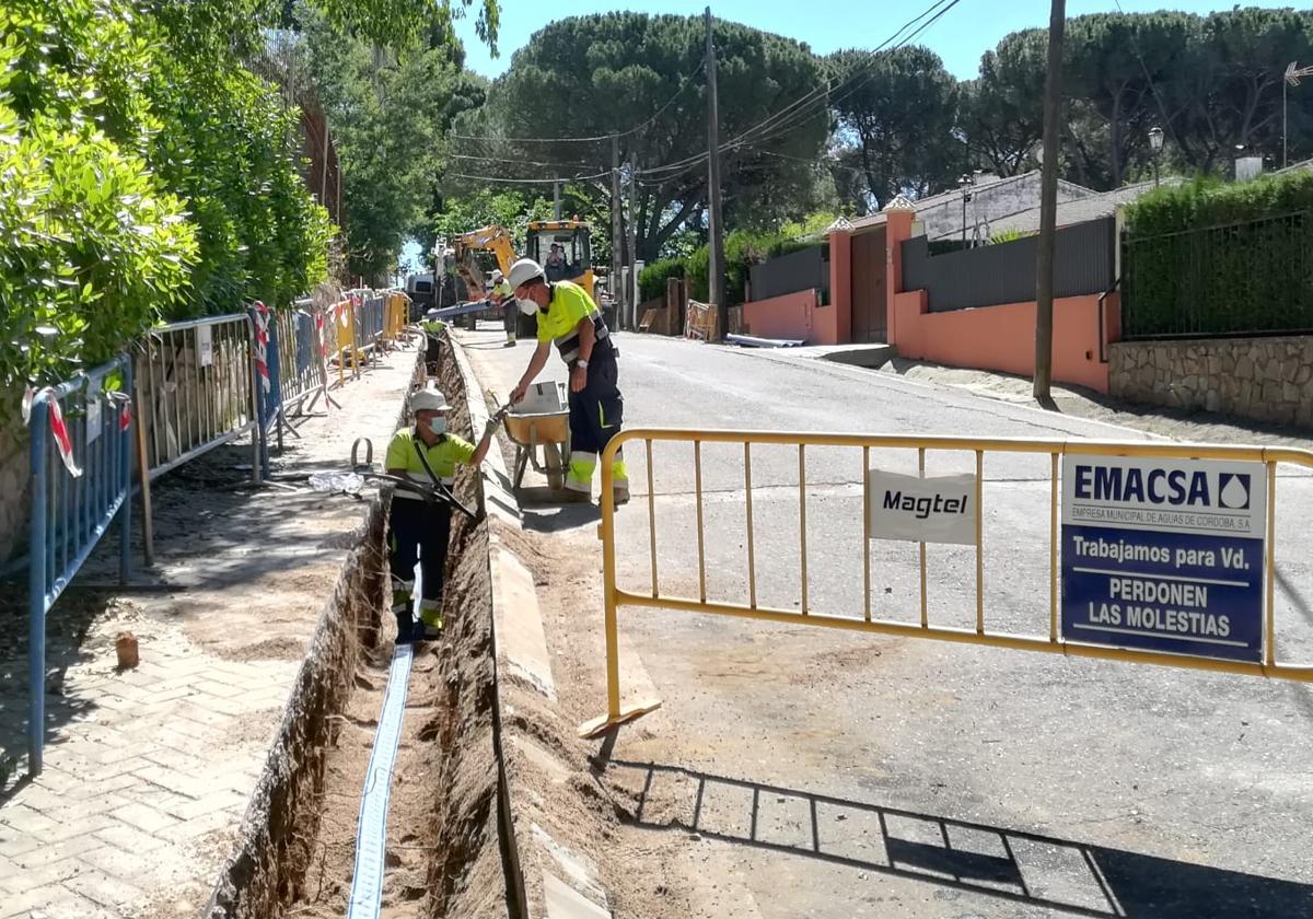 ACtuación de Emacsa sobre la red de agua en Cerro Muriano