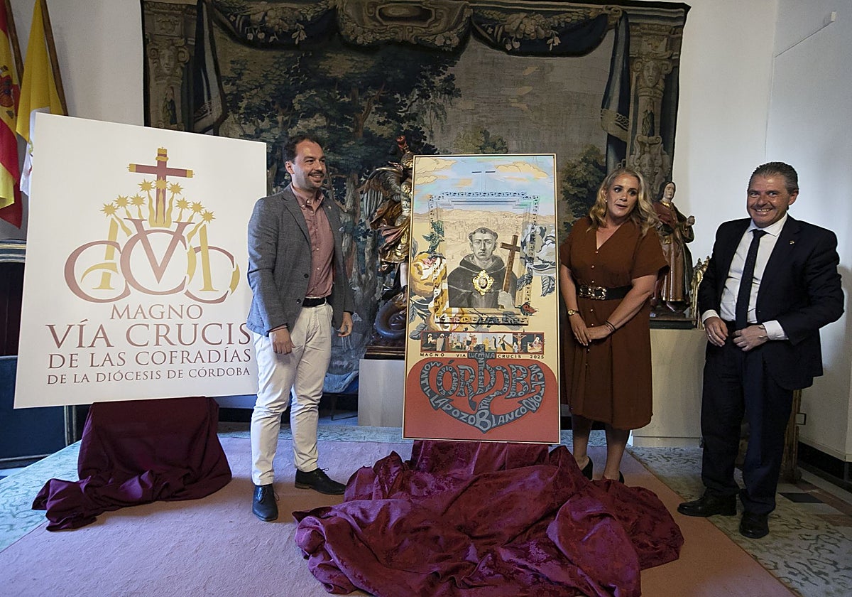 Rafael Laureano, Sarai Herrera y Manuel Murillo, con el cartel anunciador de la cita