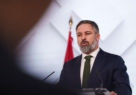 Abascal tilda a Sánchez de «tirano corrupto» por ofrecer la amnistía a los «golpistas y ladrones»