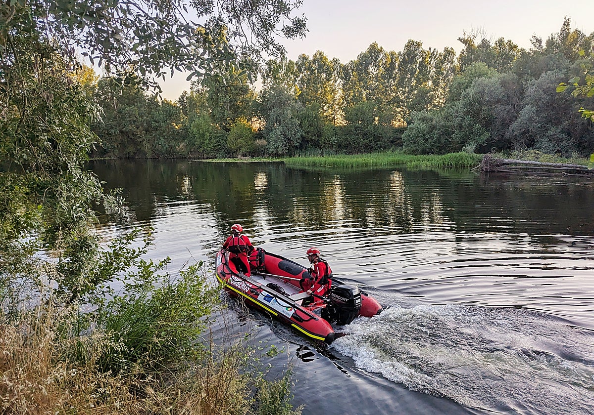 Operativo de búsqueda del joven en el río Águeda