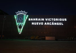 El Arcángel brilla con nuevo rótulo: la transformación del estadio cordobés en imágenes
