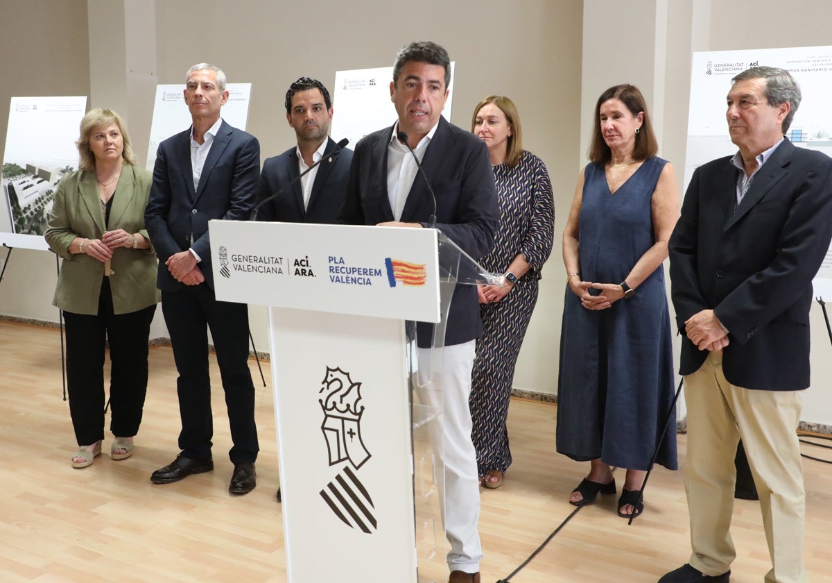 Imagen del presidente de la Generalitat, Carlos Mazón, presentando el nuevo Campus Sanitario Avanzado