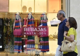 La ola de calor en Córdoba también frena la fiebre por las rebajas
