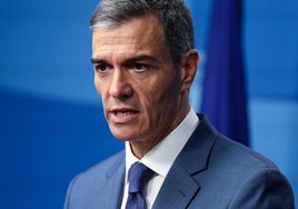 Cinco exministros y diez exparlamentarios del PSOE reclaman elecciones «urgentes» ante los escándalos del Gobierno de Sánchez