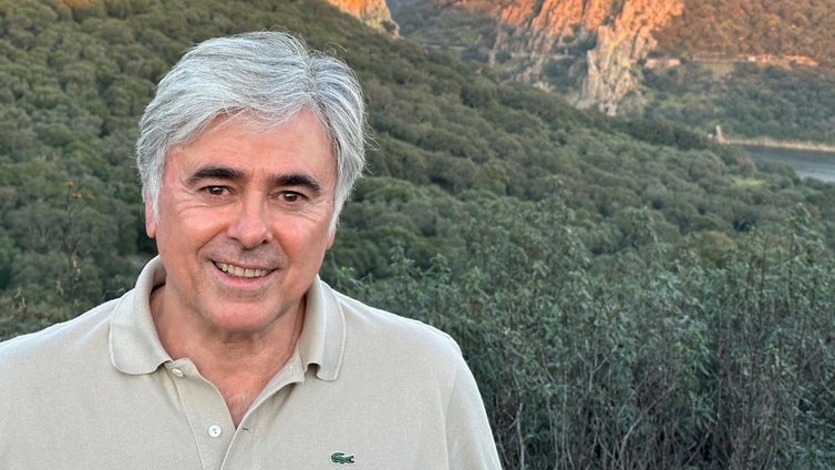 Paco Castañares, histórico dirigente del PSOE: «España es un país peor desde que gobierna Sánchez»