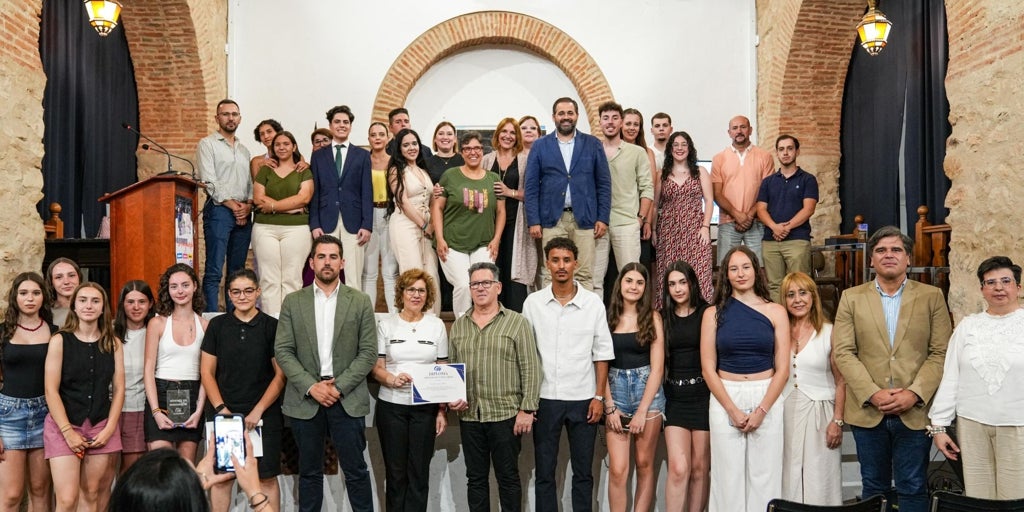 Núñez se compromete a ser «el presidente de los jóvenes« para darles un futuro de oportunidades