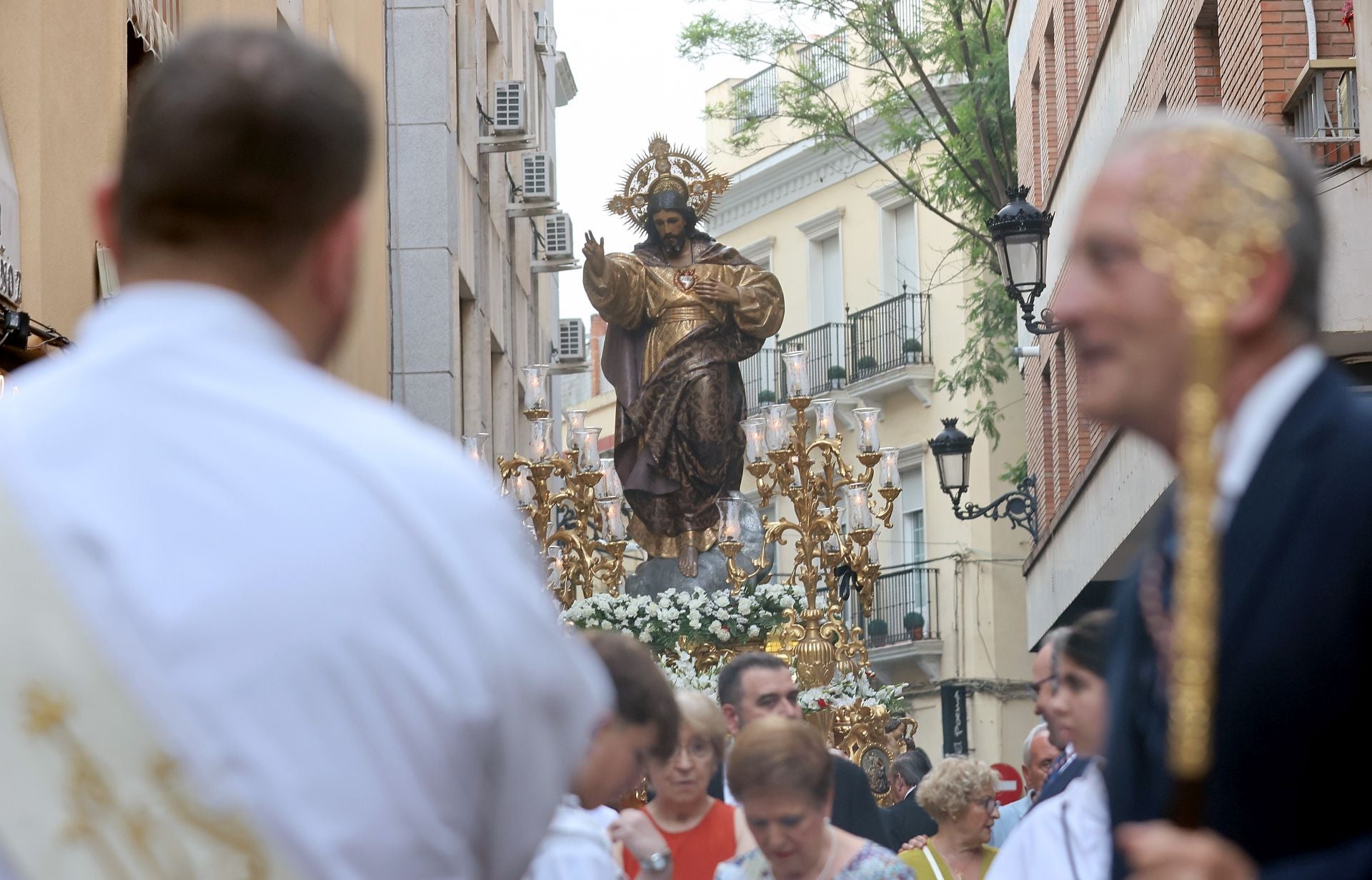 La procesión del Sagrado Corazón de Jesús por el Centro de Córdoba, en imágenes