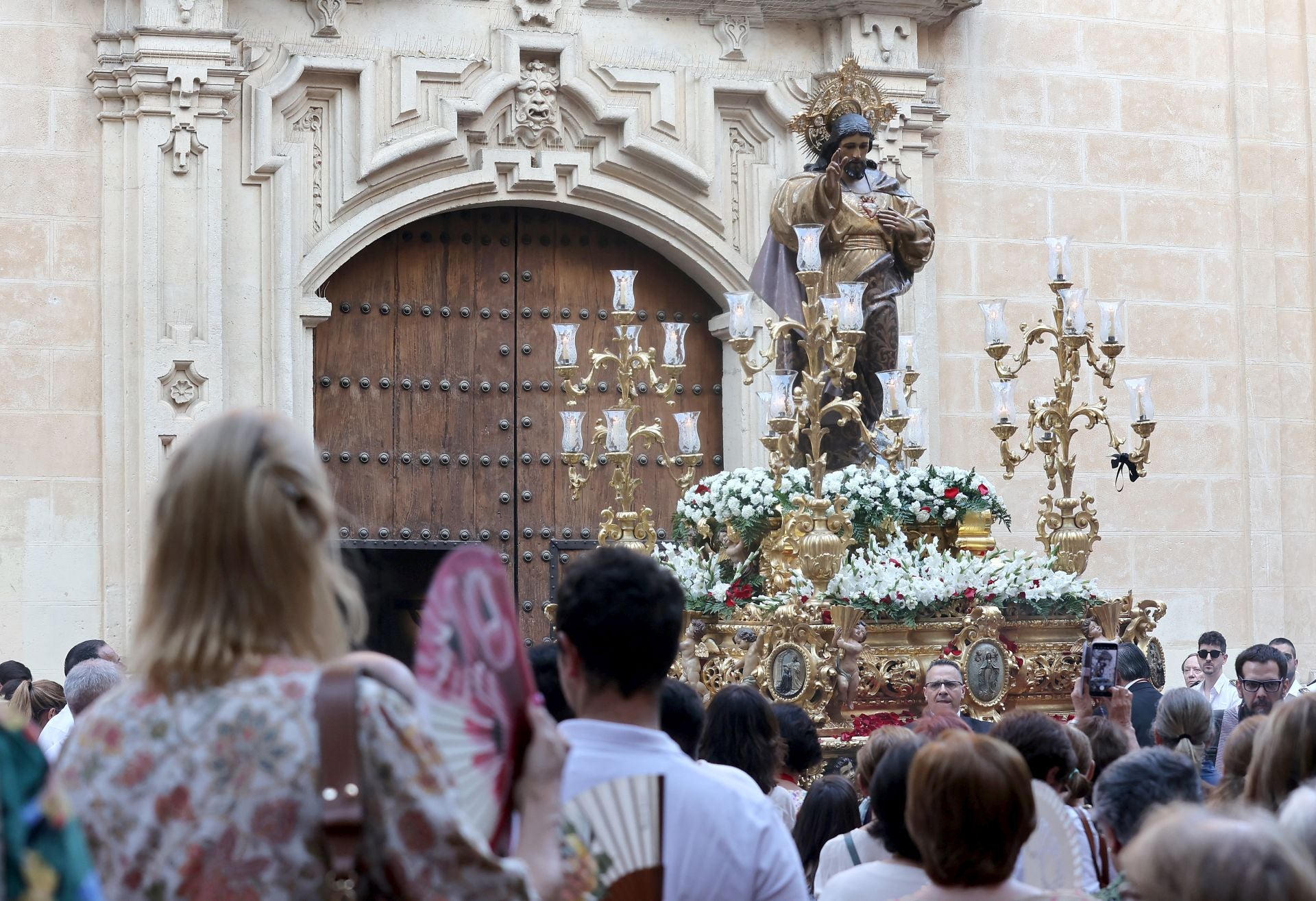 La procesión del Sagrado Corazón de Jesús por el Centro de Córdoba, en imágenes
