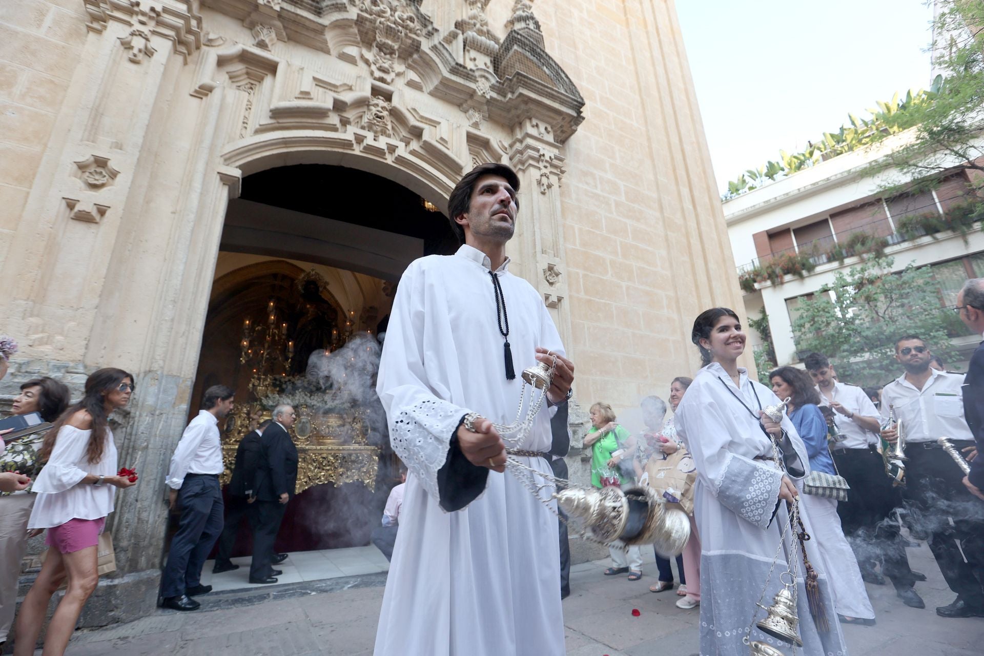 La procesión del Sagrado Corazón de Jesús por el Centro de Córdoba, en imágenes