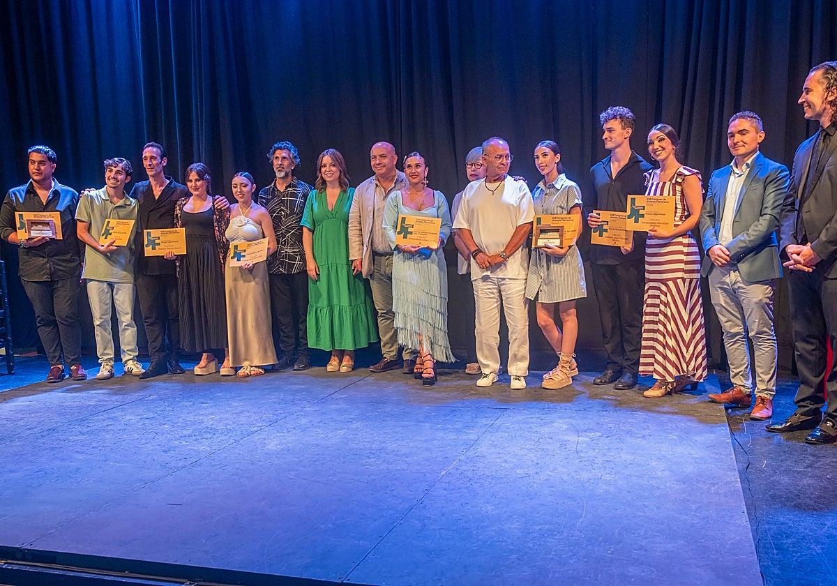 Jurado y galardonados en el escenario de Encinas Reales este fin de semana
