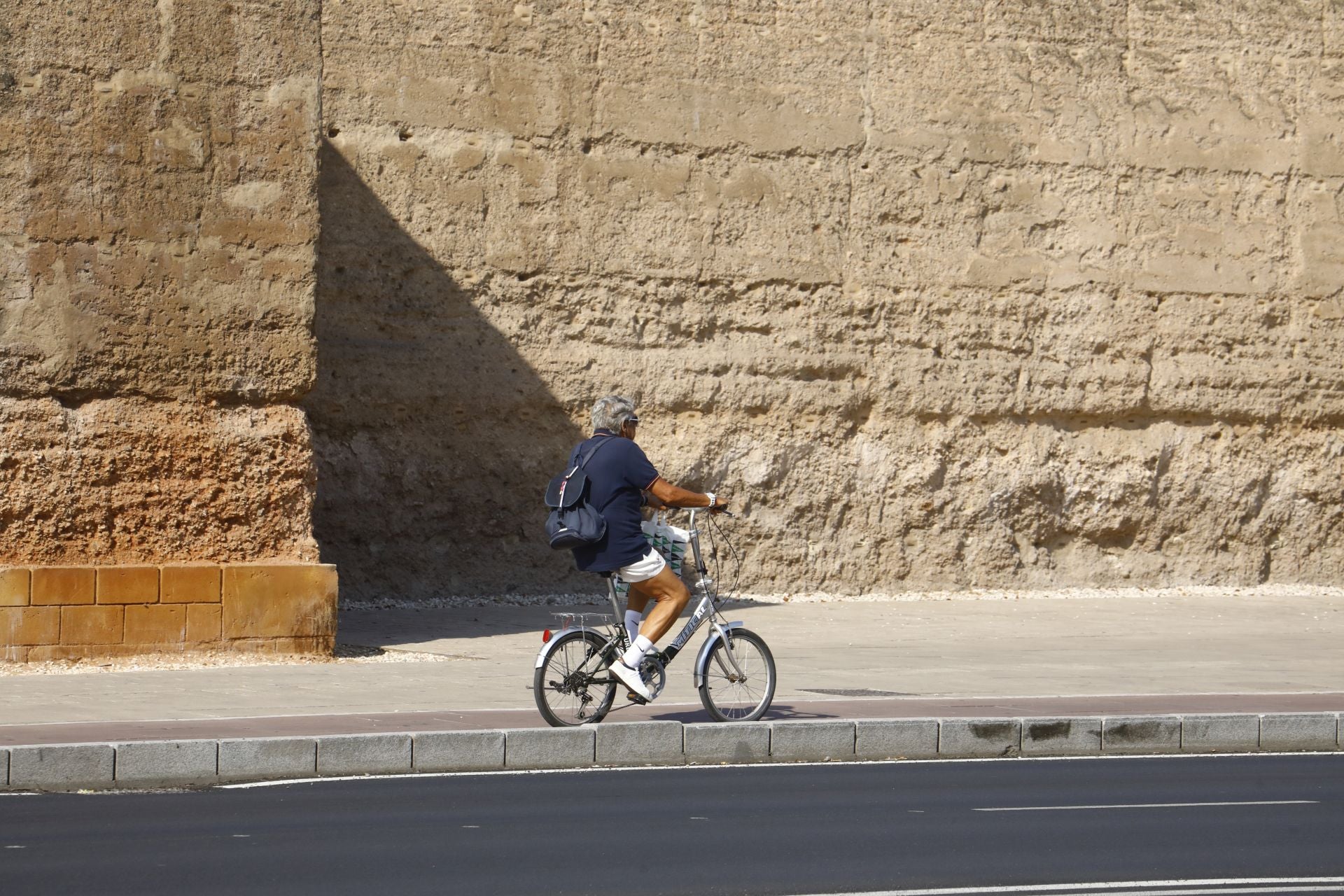 Así ha quedado la nueva Ronda de Marrubial tras las obras, en imágenes