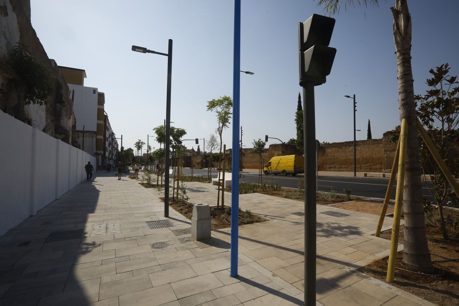 Así ha quedado la nueva Ronda de Marrubial tras las obras, en imágenes