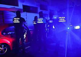 Policía y vecinos frenan la okupación total de un edificio inacabado en Lanzarote