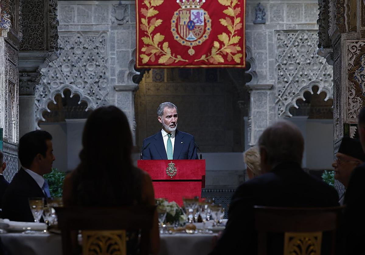 El Rey, durante el discurso que ofreció el pasado domingo antes de una cena de gala en el Alcázar de Sevilla