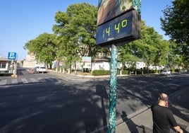 La brigada contra el calor extremo en las entrañas de los hospitales de Andalucía
