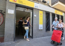 El sector industrial lidera en junio una leve bajada del desempleo en Córdoba