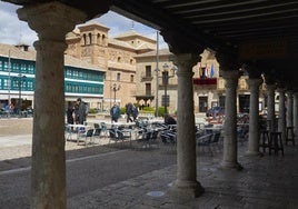 El pueblo de Castilla-La Mancha perfecto para visitar este verano: rico patrimonio histórico-artístico y cerca de lagunas en las que refrescarse