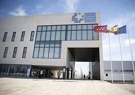 El PSOE de Madrid denuncia el estado del Hospital Zendal tras el derrumbe de parte de su estructura exterior