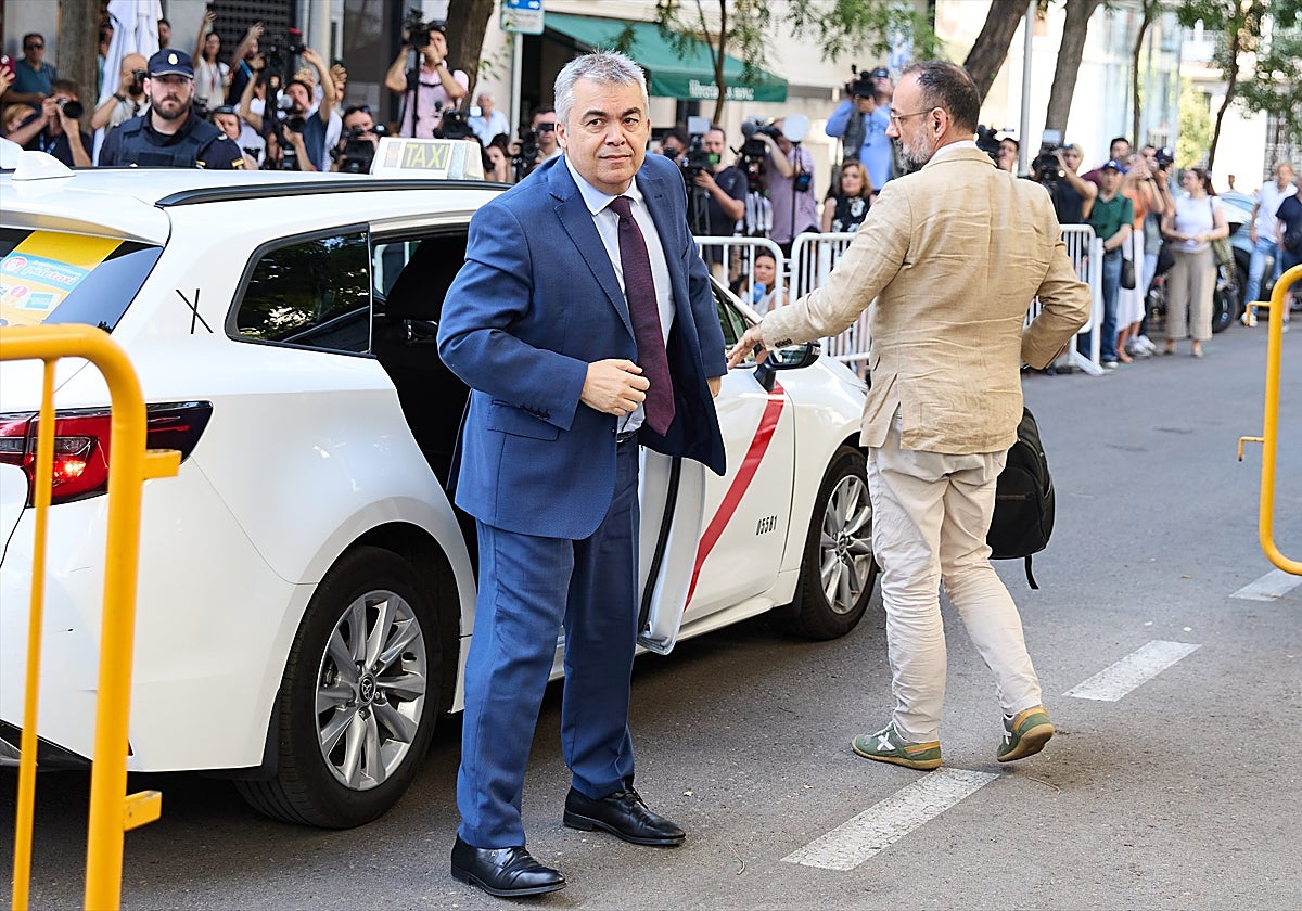 El ex secretario de Organización del PSOE, Santos Cerdán, llega al Tribunal Supremo