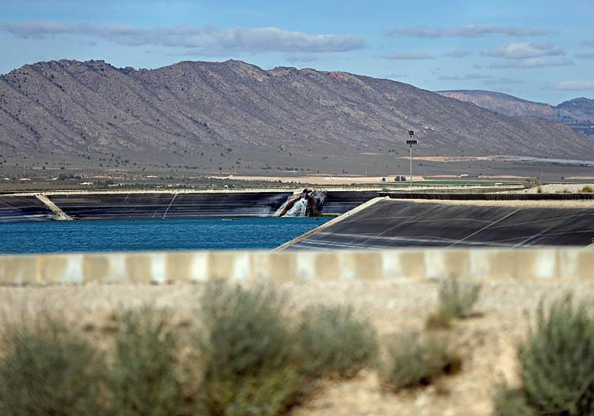 Balsa de riego en la cuenca del Segura