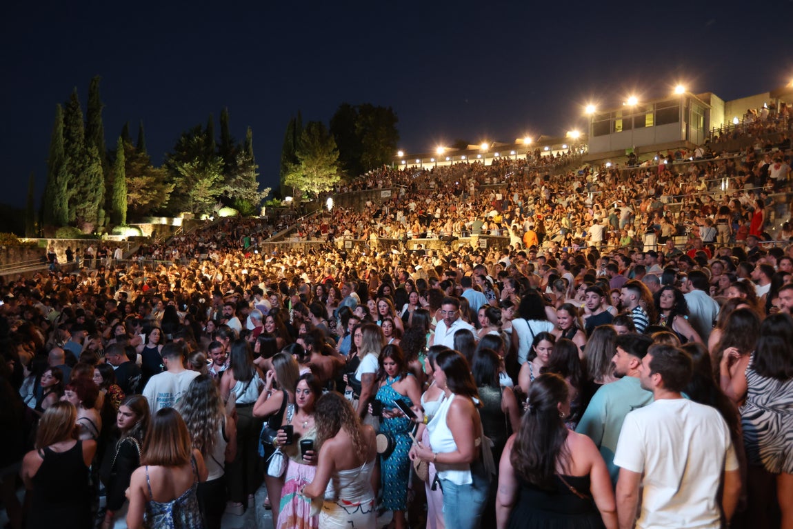 Dani Fernández pone bocabajo el Festival de la Guitarra de Córdoba, en imágenes