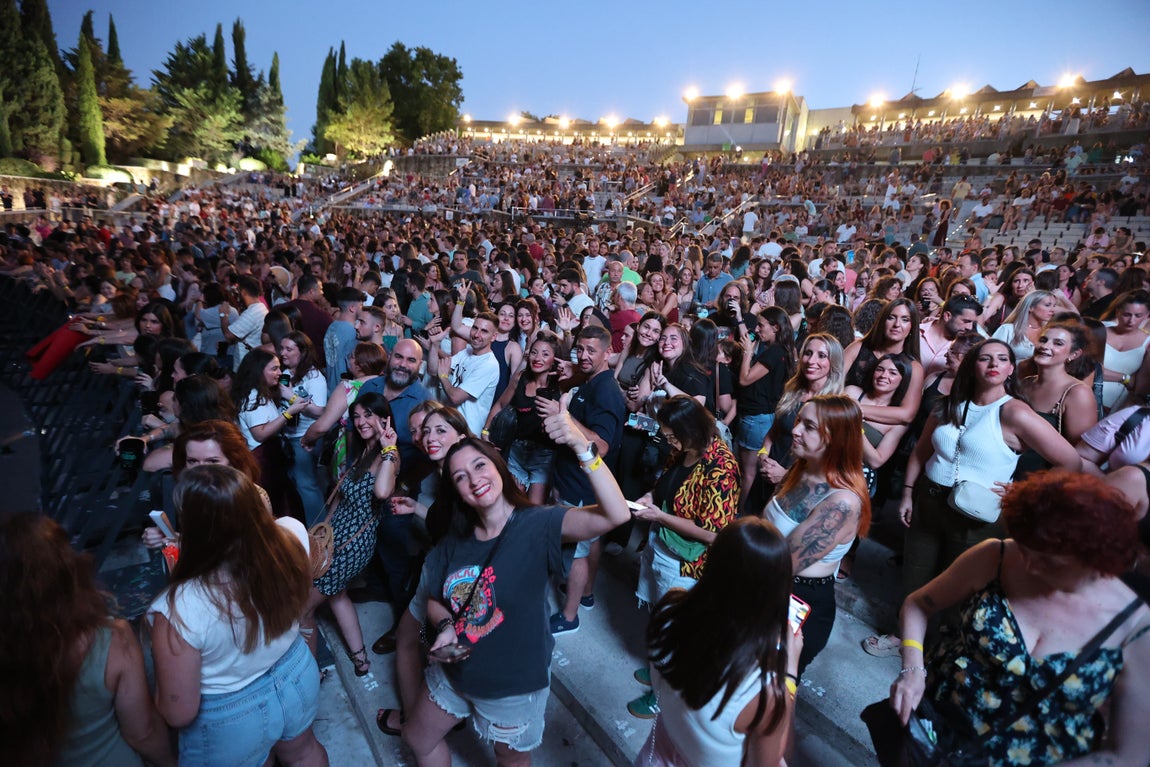 Dani Fernández pone bocabajo el Festival de la Guitarra de Córdoba, en imágenes