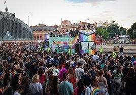 Un gran refuerzo de 1.500 policías y 200 sanitarios para el Orgullo más caluroso